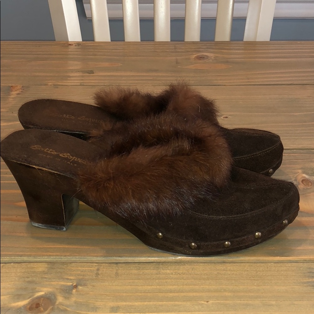 Suede Clogs with Fur trim